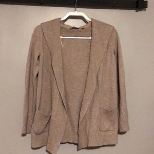 Hooded cardigan with pockets!